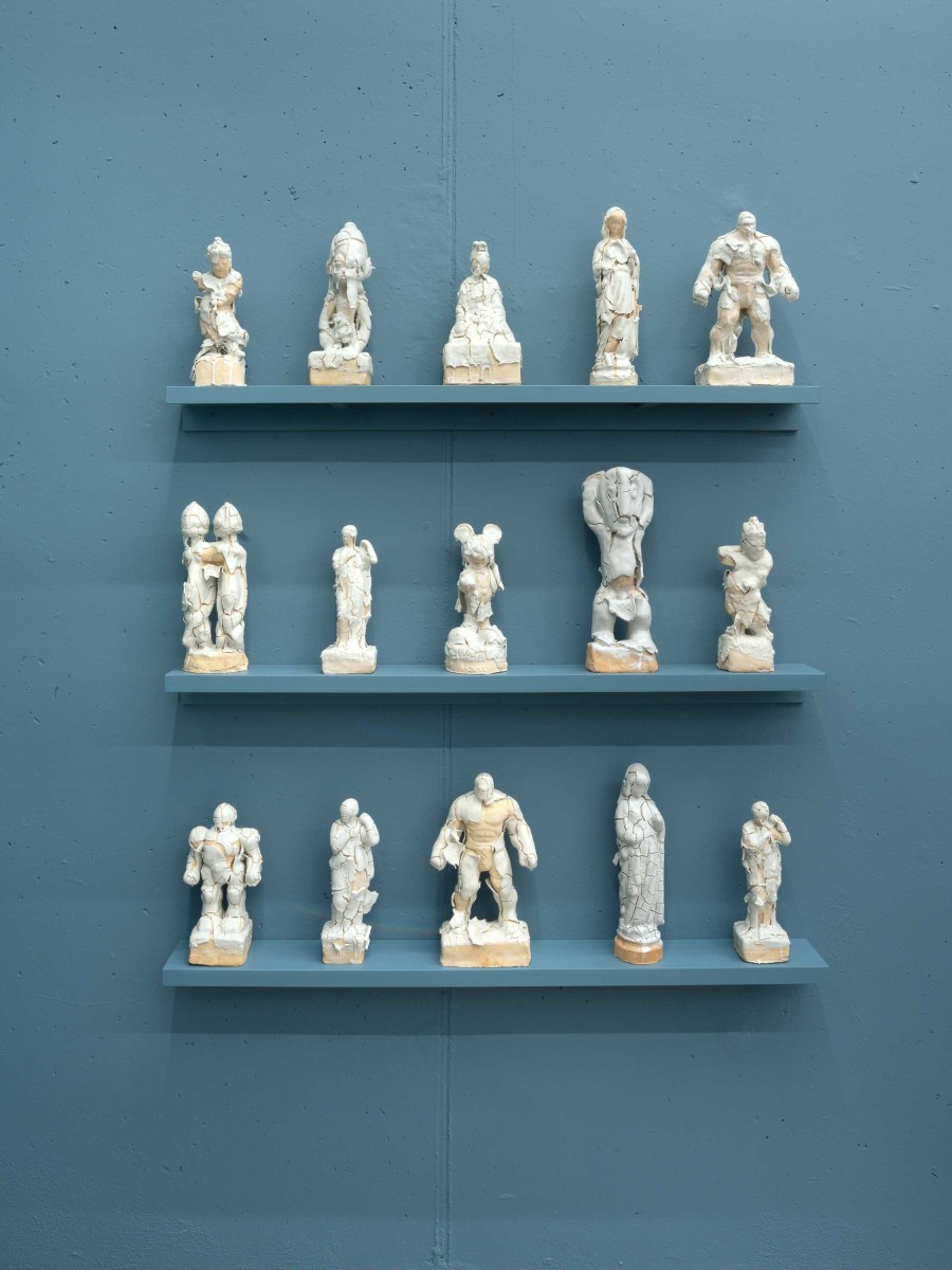 Exhibition view, Christian Gonzenbach, La Plonge, Galerie Heinzer Reszler, 2021-2022. Courtesy of the artist and Heinzer Reszler gallery.