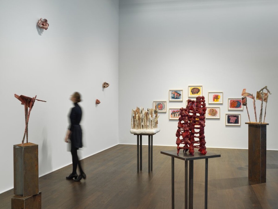 Phyllida Barlow ‘small worlds,’ Hauser & Wirth Zürich, 2021. Phyllida Barlow © Phyllida Barlow. Photo: Stefan Altenburger Photography Zürich