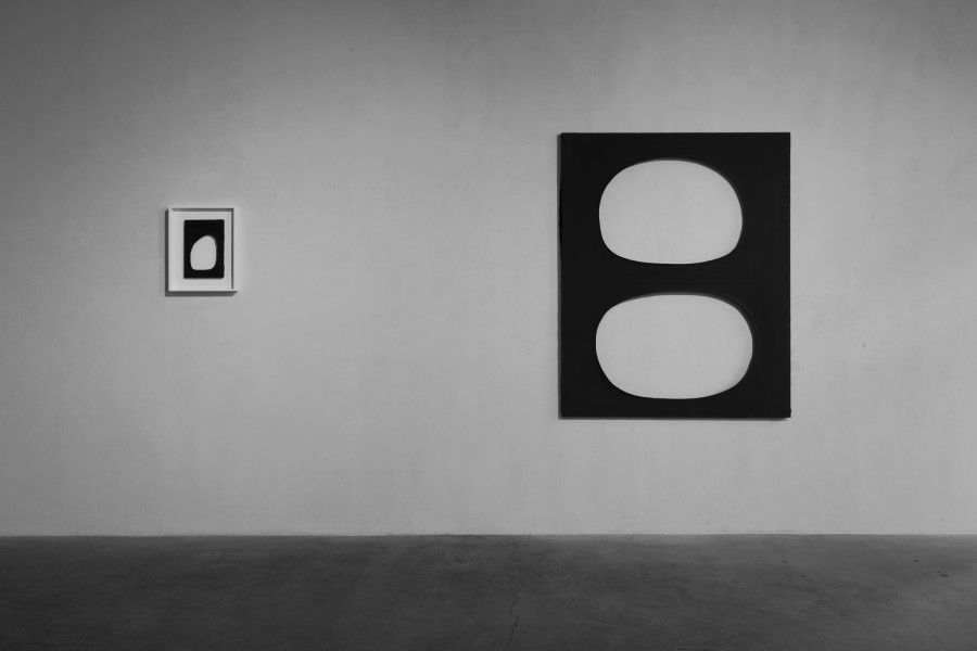 Dadamaino, Volume a moduli sfasati, Galerie Knoell, Installation view, 2022, Photo credit: Gina Folly