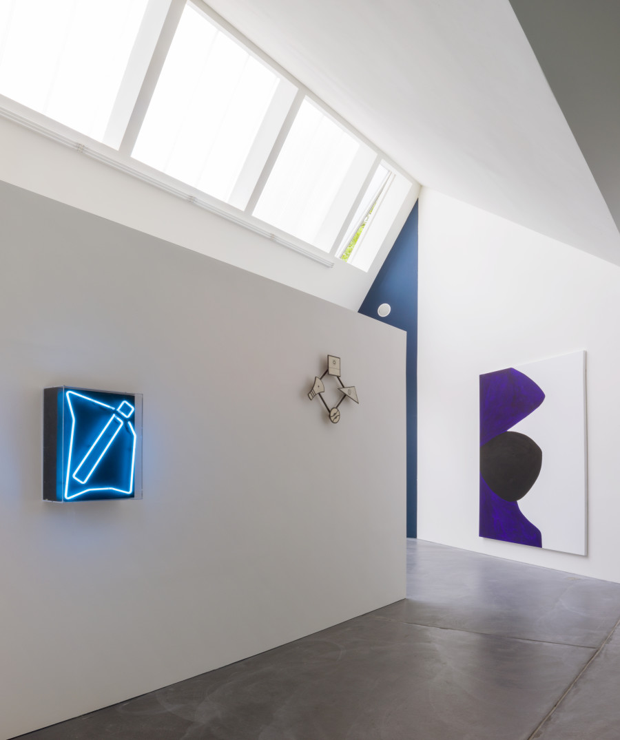 Installation View, The Backward Glance can be a Glimpse into the Future at von Bartha, Basel, 5 September – 7 November 2020. Photo: Simon Schwyzer. Image courtesy von Bartha and the Artists.