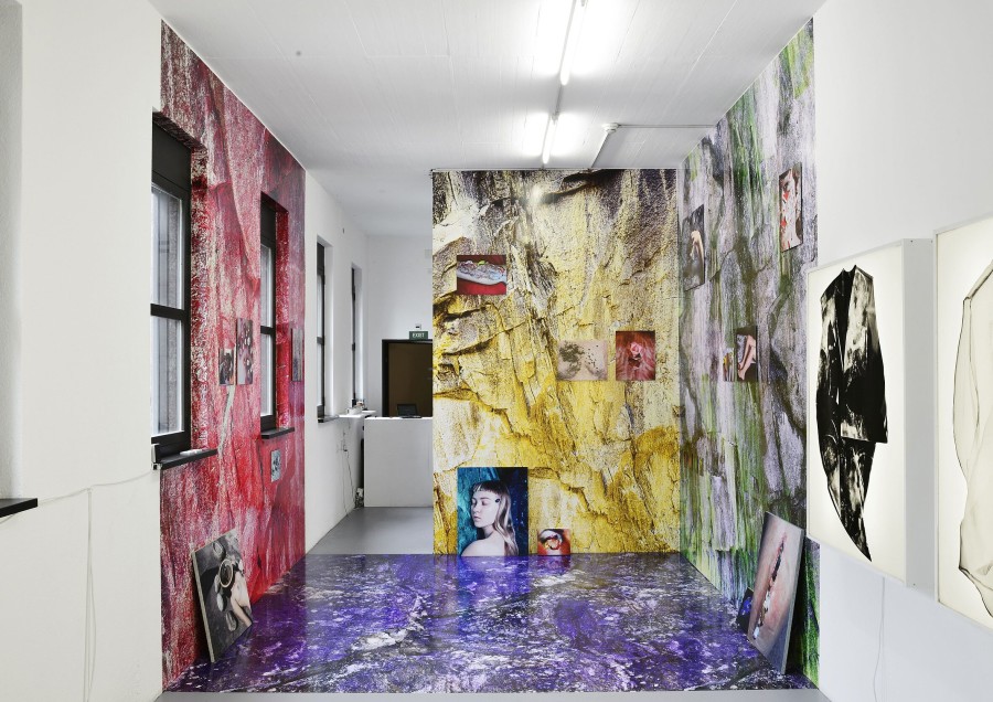 Rachele Monti "Longeva sutura erosiva", 2014 Photography: inject print laminated on dibond and granit, pvc print Ausstellungsansicht La Rada, Locarno, 2016 © Rachele Monti