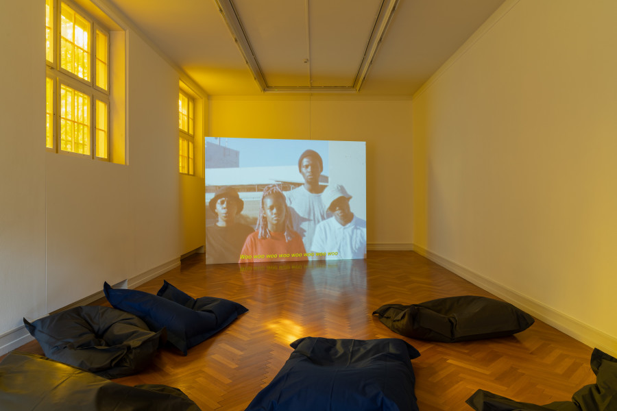 Exhibition view, Simnikiwe Buhlungu, *dissonated underings [hic!], after-happenings and khuayarings (sithi “ahhhh!”), Kunsthalle Bern, 2022 Photo: Gunnar Meier