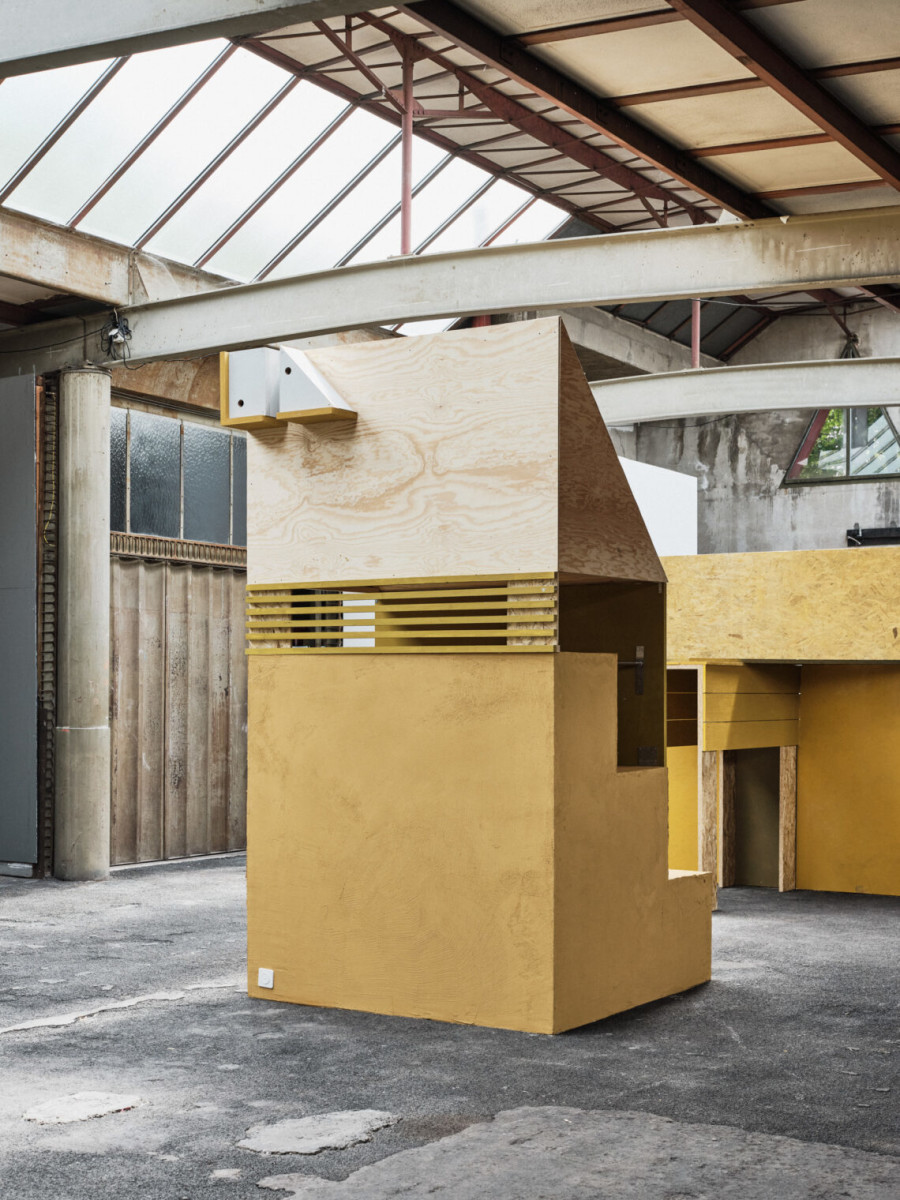 Patricia Bucher «as thick as thieves (Jede Wand ist eine Tür)» | Ausstellungsansicht 2021 | Foto: Ladina Bischof