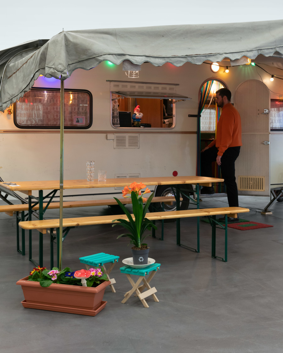 Esther Eppstein, Message Salon Wohnwagen, 1998-2000, Caravan with awning, furniture, brochures, photos, various materials, video and audio works. Sammlung Migros Museum für Gegenwartskunst, photo: Flavio Karrer