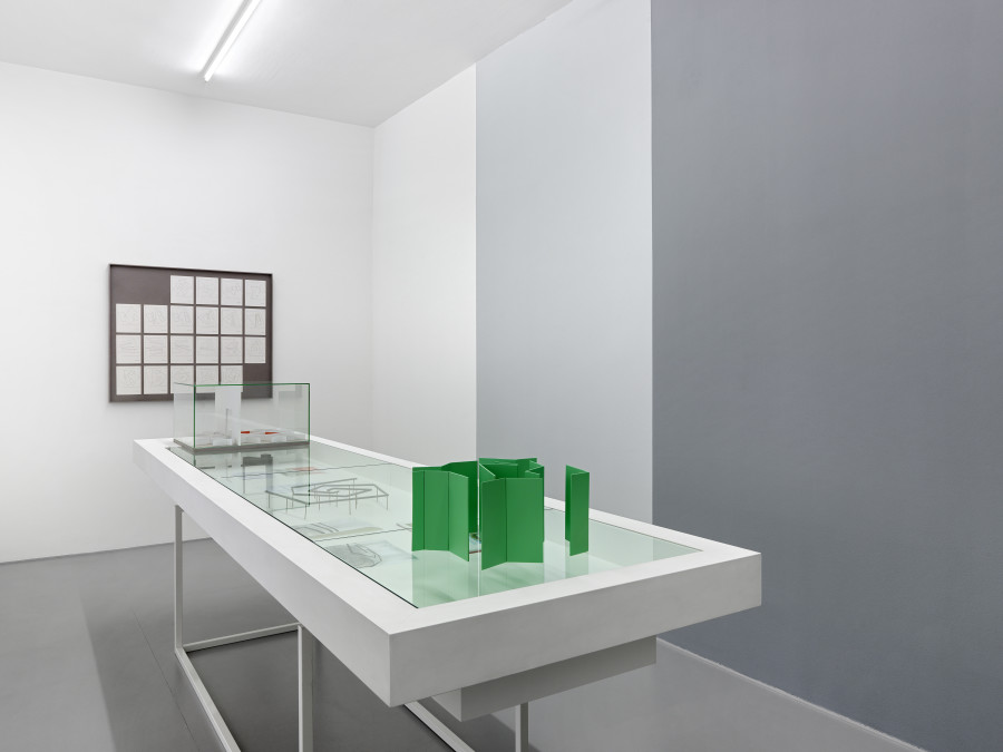 Installation view, Quentin Lefranc, Amorce(s), Galerie Joy de Rouvre, 2022. Photo: Annik Wetter