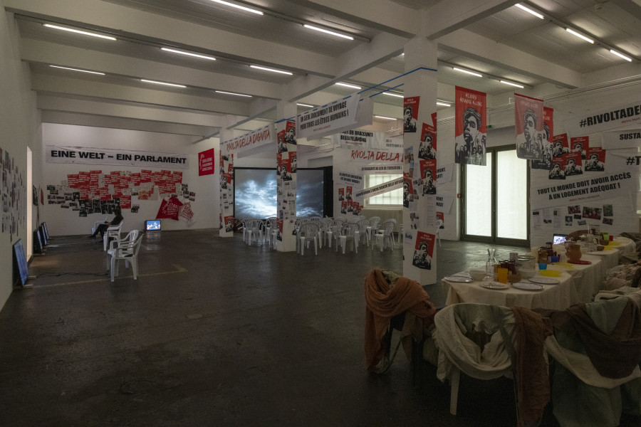 Milo Rau, «Warum Kunst?», exhibition view, 2022. Photo: Kunst Halle Sankt Gallen, Sebastian Schaub.