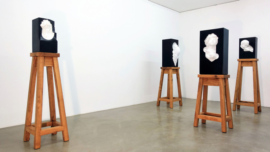 Melanie Sterba, "marbled facts", Galerie Nicola von Senger, Zürich, 18.11.2022 - 28.1.2023