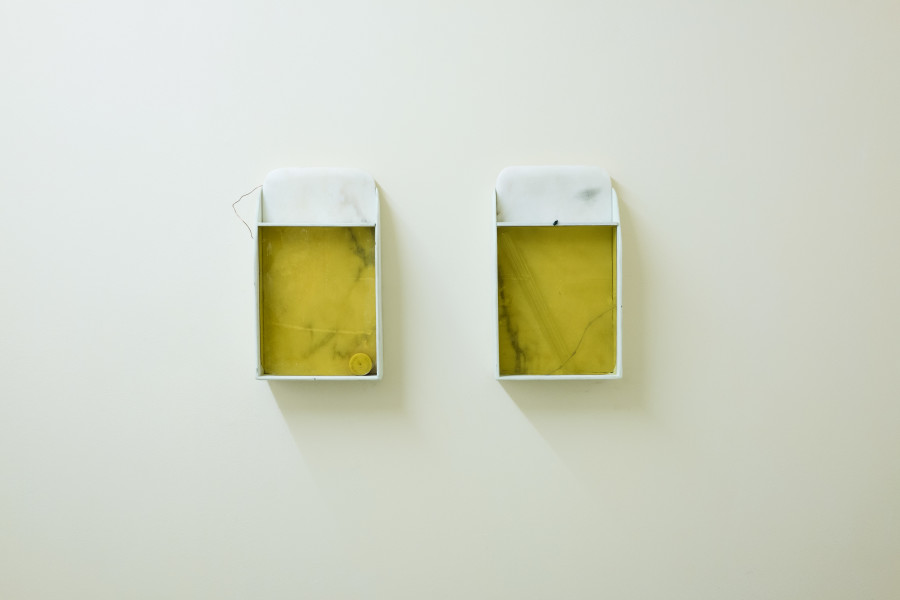 Left: Alex Ayed, Untitled (Shelf II), 2020, marble, wood, glass, copper wire, found objects, 27 x 16 x 6 cm / Right: Untitled (Shelf III), 2020, marble, wood, glass, copper wire, found objects, 27 x 16 x 6 cm. Photography: Sebastian Verdon/ all images copyright and courtesy of the artists, CAN Centre d’art Neuchâtel, Sans titre (2016).