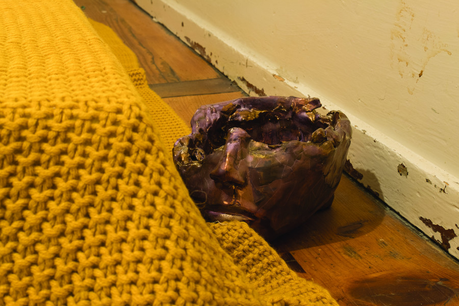 Robert Brambora, Untitled, 2020, ceramic, copper glaze, epoxy resin, 11 x 16 x 20 cm. Photography: Sebastian Verdon/ all images copyright and courtesy of the artists, CAN Centre d’art Neuchâtel, Sans titre (2016).