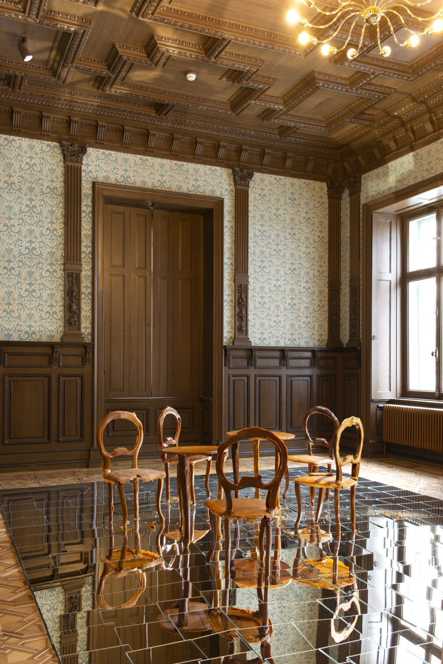 Ursula Palla, Das Karamellzimmer 1, 2018/2022, Gebrannter Zucker.