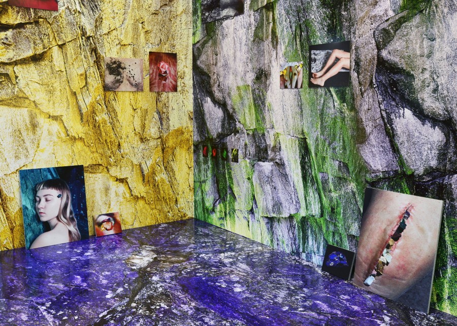 Rachele Monti "Longeva sutura erosiva", 2014 Photography: inject print laminated on dibond and granit, pvc print Ausstellungsansicht La Rada, Locarno, 2016 © Rachele Monti