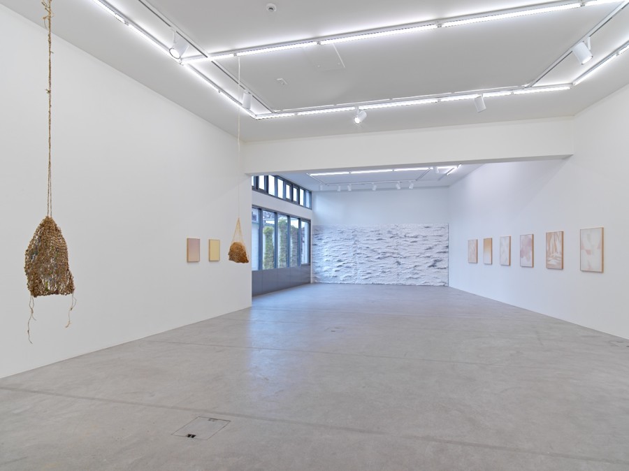 Exhibition view, Mirko Baselgia, materia viva, Galerie Urs Meile, Lucerne, Switzerland, 17.3.-29.4.2022, photo by Stefan Altenburger