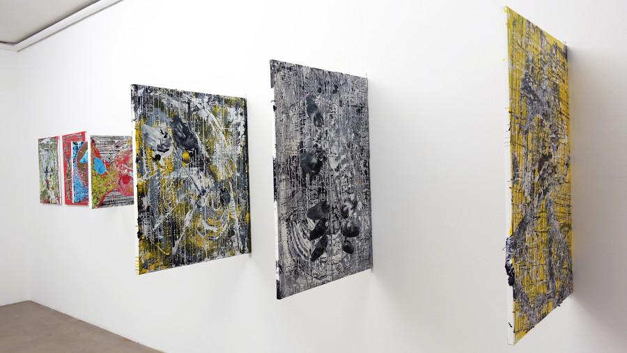 Installation view, Christian Eisenberger, Sehn saat zieh ohne n, Galerie Nicola Von Senger, 2022.