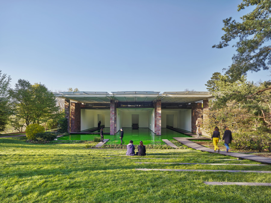 Installation view, Fondation Beyeler, Riehen/Basel, 2021 Courtesy of the artist; neugerriemschneider, Berlin; Tanya Bonakdar Gallery, New York / Los Angeles © 2021 Olafur Eliasson  Photo: Mark Niedermann