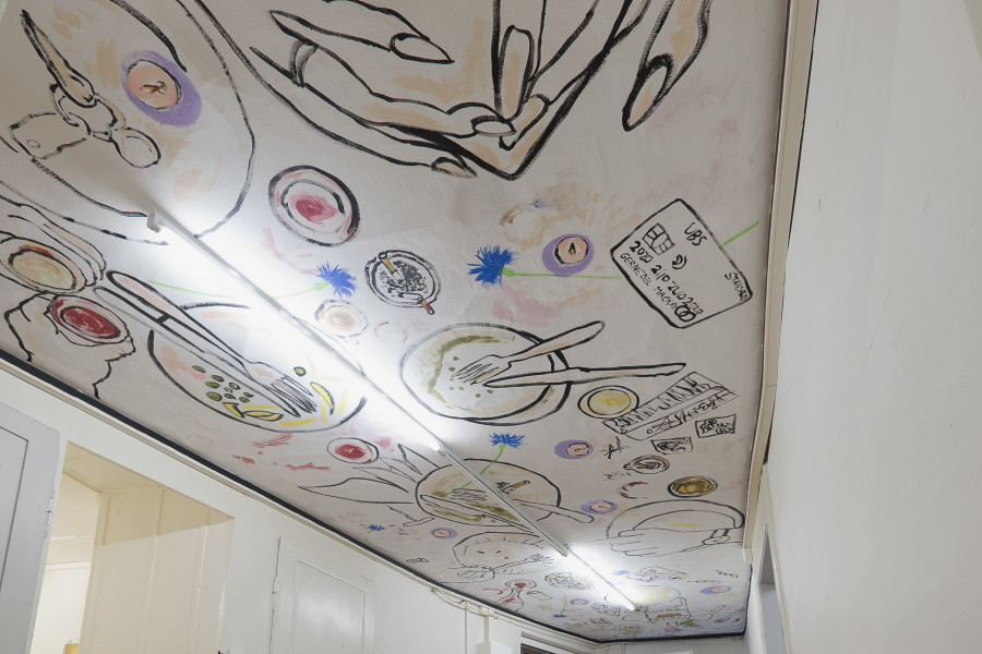 Manuela Gernedel & Fiona Mackay, Dining Out, 2020, acrylic, liquid pigments and emulsion, site-specific work, 540 x 215 cm. Photography: Sebastian Verdon/ all images copyright and courtesy of the artists, CAN Centre d’art Neuchâtel, Sans titre (2016).