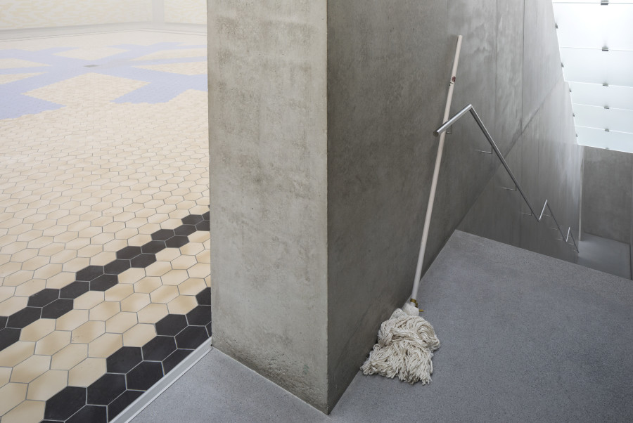 Bunny Rogers, Memorial, 2020, Installation view ground floor, Kunsthaus Bregenz March 2020, Photo: Markus Tretter © Bunny Rogers, Kunsthaus Bregenz