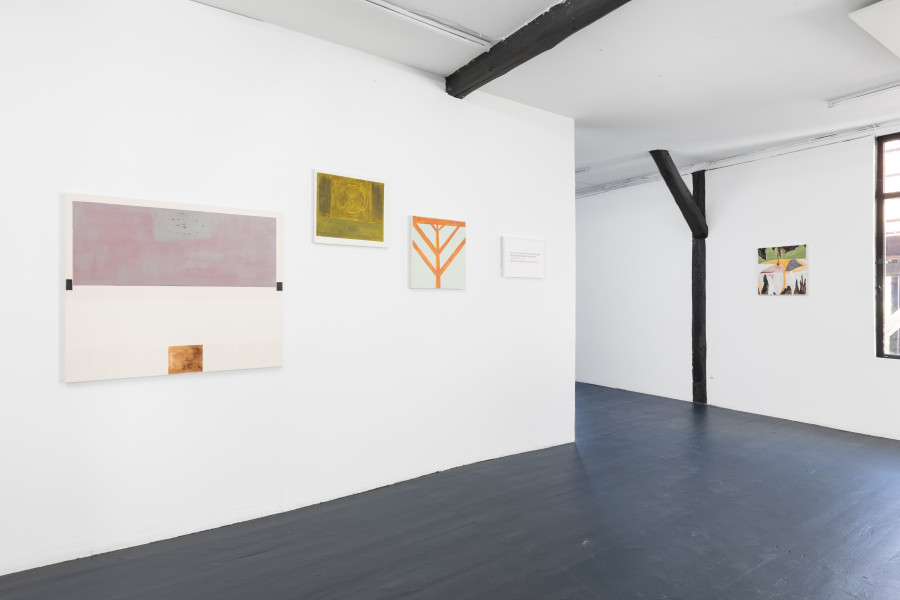 Valentin Hauri & Rhea Myers, installation view, 2022, oil on canvas, 90 x 100 cm, 50 x 45 cm, silkscreen on paper, edition of 32, 29.7 x 42 cm. Photo: Kilian Bannwart