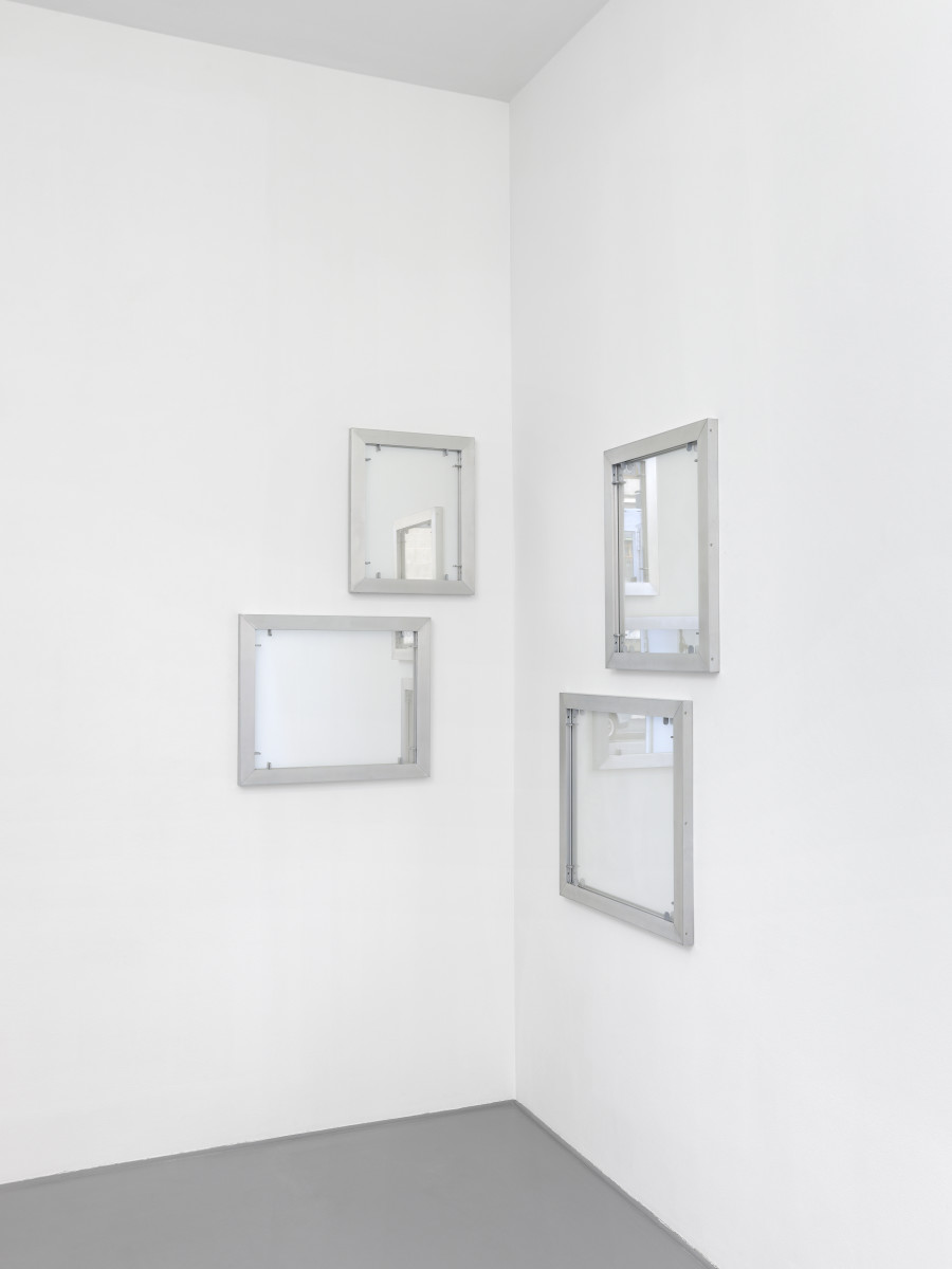 Installation view, Quentin Lefranc, Amorce(s), Galerie Joy de Rouvre, 2022. Photo: Annik Wetter