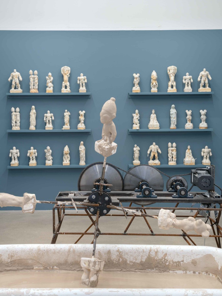 Exhibition view, Christian Gonzenbach, La Plonge, Galerie Heinzer Reszler, 2021-2022. Courtesy of the artist and Heinzer Reszler gallery.