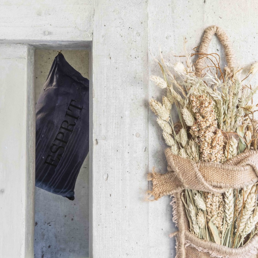 Installation view, WELCOME STRANGER, Lemme, 2022. Photo credit: Romain Iannone