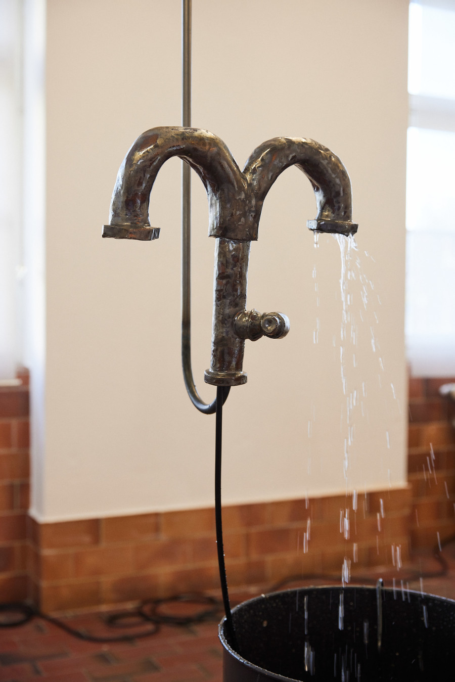 Lou Masduraud: Wet Men, Mayday, Installation view, 2022, Photos: Moritz Schermbach