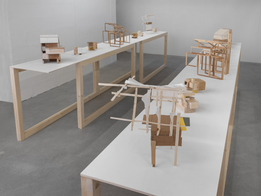 Mengzhi Zheng, Exhibition View IV, © Julien Gremaud. Courtesy of the artist and Heinzer Reszler gallery.