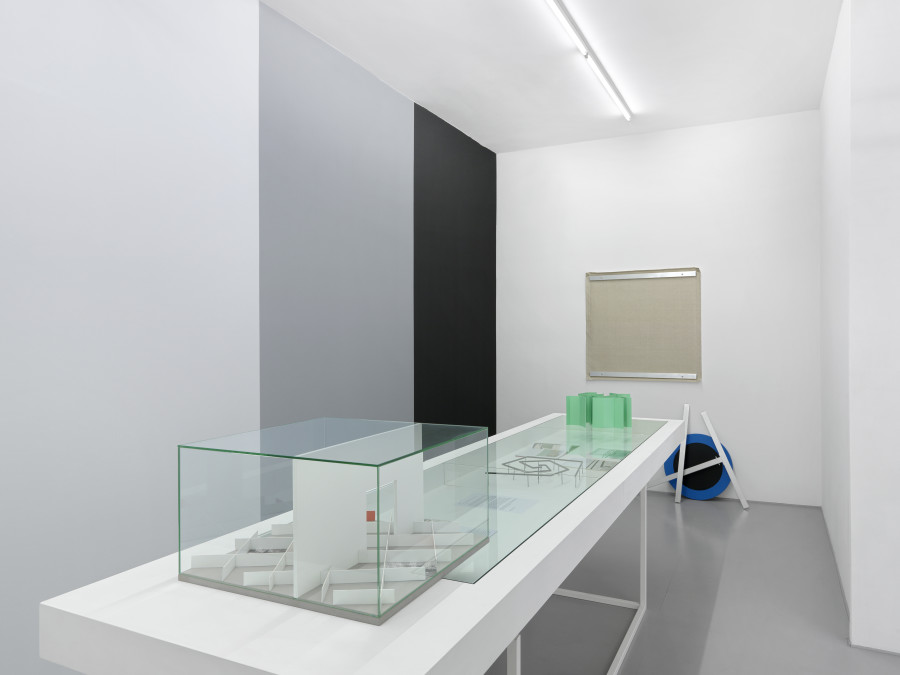 Installation view, Quentin Lefranc, Amorce(s), Galerie Joy de Rouvre, 2022. Photo: Annik Wetter