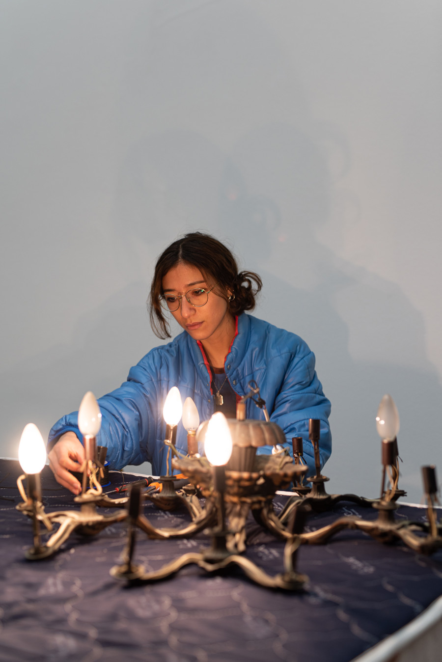 Lydia Ourahmane during install of the exhibition Barzakh, Kunsthalle Basel, 2021. Photo: Dominik Asche / Kunsthalle Basel