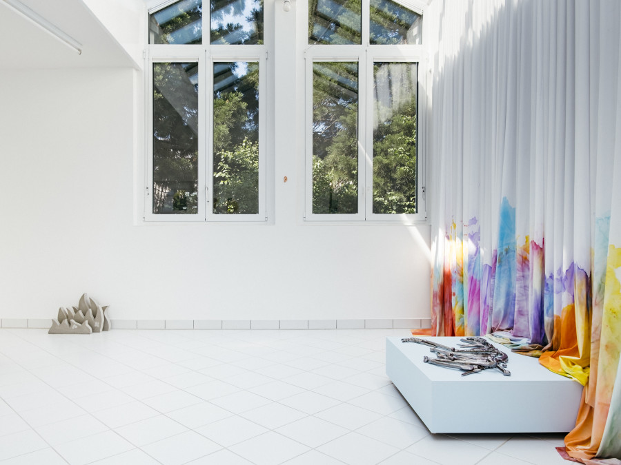 Julie Monot, Play Dead, installation view, 2022. Photo credit : Philip Frowein (@philipfrowein)