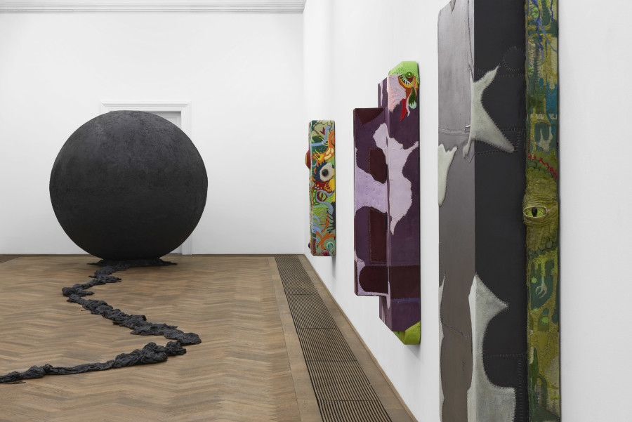 Installation view, Pedro Wirz, Environmental Hangover, Kunsthalle Basel, 2022, view f. l. t. r. on Exúvia, 2022, Coro de Princesa (Sumaúma), 2022, Coro de Princesa (Seringa), 2022, Coro de Princesa (Envira Preta), 2022. Photo: Philipp Hänger / Kunsthalle Basel