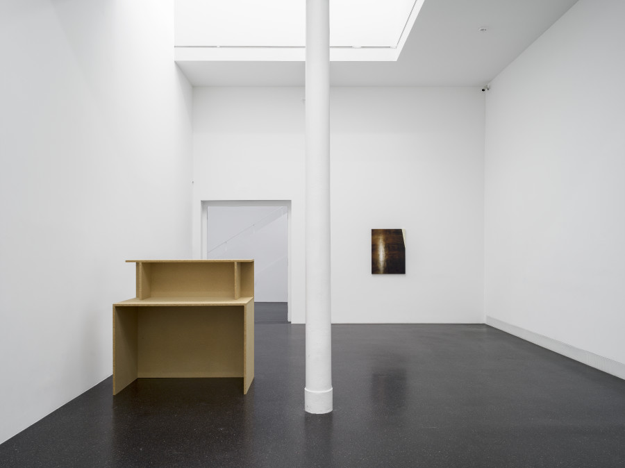 Heimo Zobernig, Ohne Titel (HZ 2012-090), 2012, Pressboard, 137.5 x 137.5 x 66 cm. Installation view, Alvin Baltrop, Wade Guyton, Heimo Zobernig, Galerie Francesca Pia, Zurich, 2022. Photo: Cedric Mussano