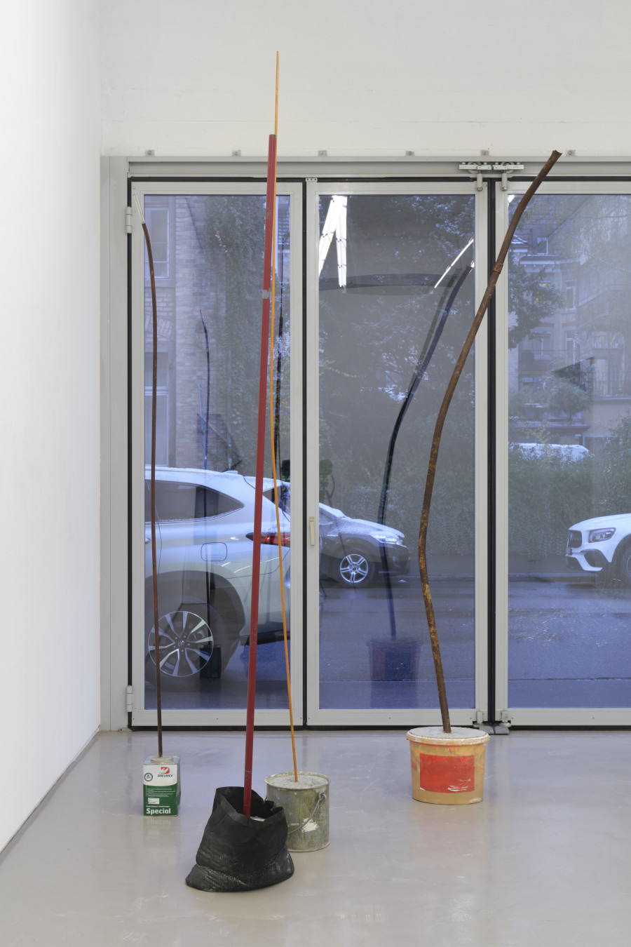 Exhibition view, Affinities, Galerie Mark Müller, 2022. Photo: Conradin Frei