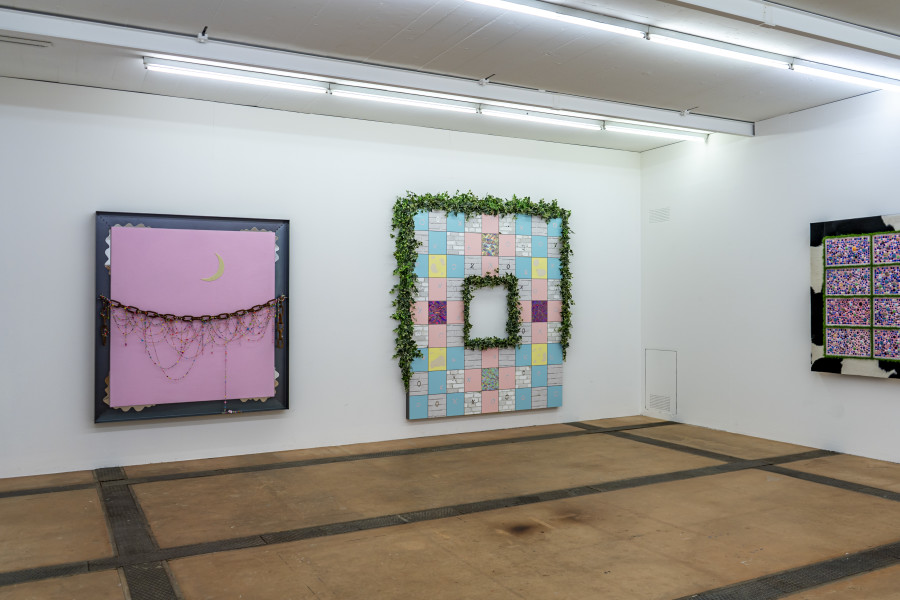 Exhibition view of dreamstime by Sarah Benslimane at Centre d’Art Contemporain Genève (15.10.2022‒08.01.2023).  © Centre d’Art Contemporain Genève. Photo : Julien Girard