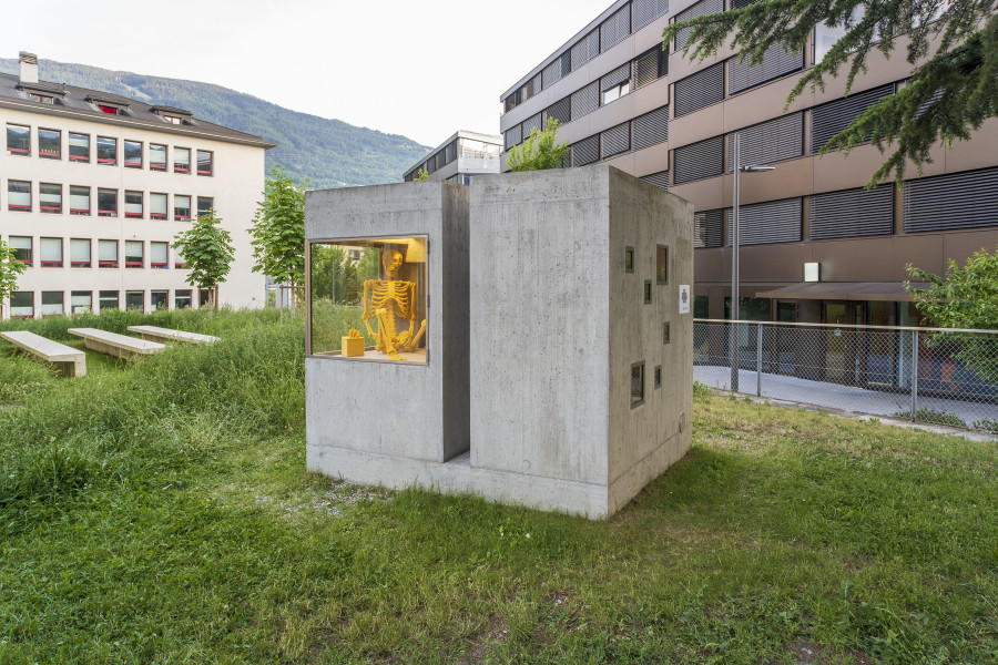 Installation view, COUPLE (Adam Cruces & Louisa Gagliardi), Fool’s Gold, Lemme, 2022. Photo credit: Romain Iannone, Sion