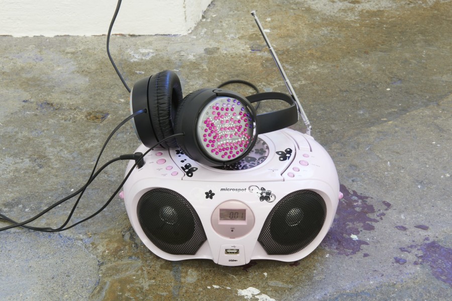 Philippa Schmitt, Reach the stars mix, 2022/ Photo: Guillaume Python / Courtesy: the artist and WallStreet