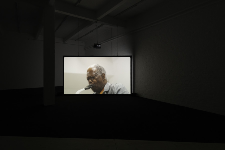 Ari Marcopoulos, Alone Together with Joe McPhee, 2021. Photo: Kunst Halle Sankt Gallen, Sebastian Schaub. Courtesy: the artist; galerie frank elbaz, Paris.