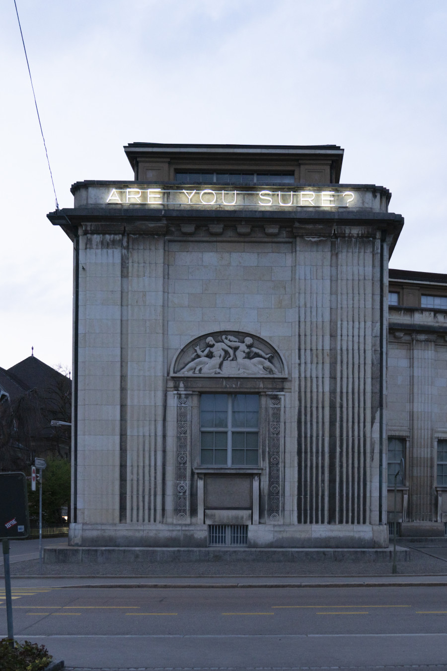 Bethan Huws, Untitled (A WORK OF ART WITHOUT EMOTION IS NOT A WORK OF ART / ARE YOU SURE?), 2020/2021, Kunst Museum Winterthur, Schenkung des Galerievereins, Freunde Kunst Museum Winterthur, 2021, ©2021, Bethan Huws / ProLitteris, Zurich Photos: Reto Kaufmann