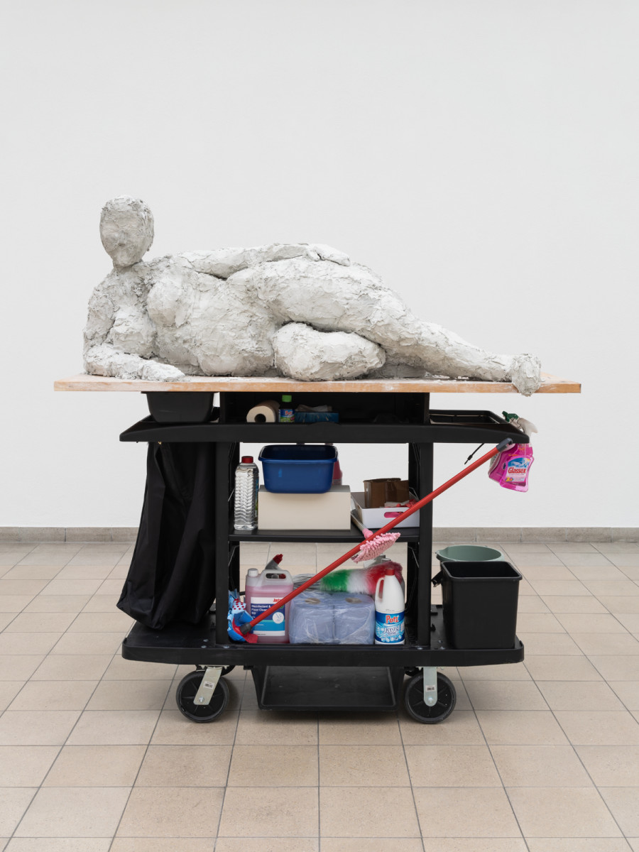 Nicole Wermers, Reclining Female #2, 2022, exhibition view, Kunsthaus Glarus, 2022. Courtesy the artist; Herald St, London; Tanya Bonakdar Gallery, New York; and Produzentengalerie, Hamburg. Photo: Gunnar Meier