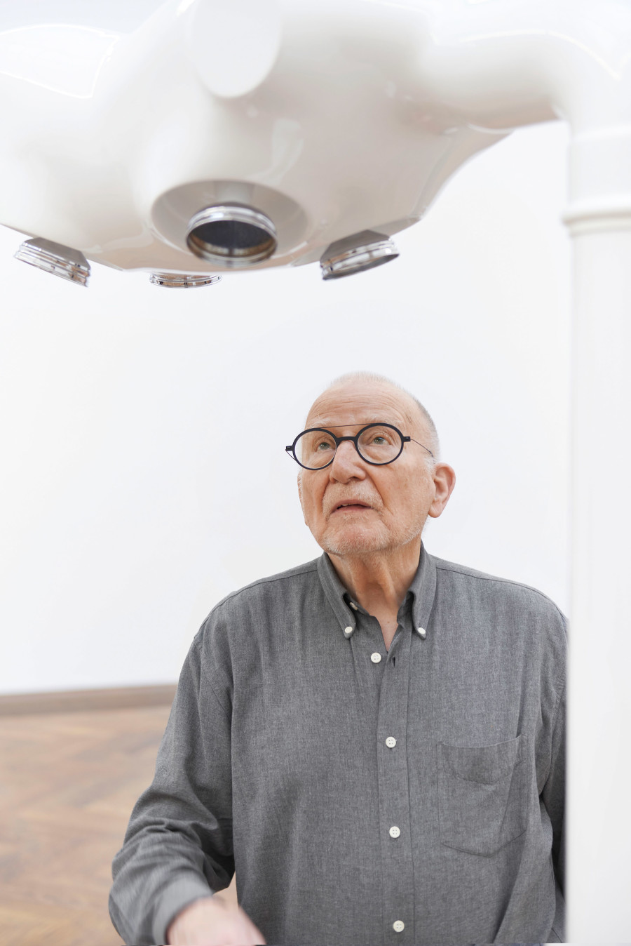 Joachim Bandau during installation of his solo exhibition, Die Nichtschönen, Works 1967–1974, Kunsthalle Basel , 2021. Photo: Phil ipp Hänger / Kunsthalle Basel