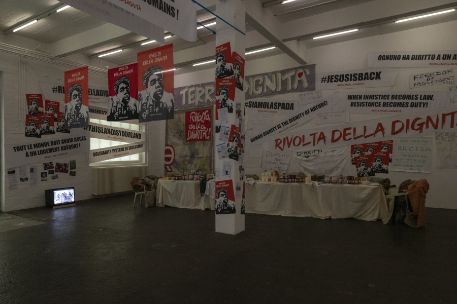 Milo Rau, «Warum Kunst?», exhibition view, 2022. Photo: Kunst Halle Sankt Gallen, Sebastian Schaub.