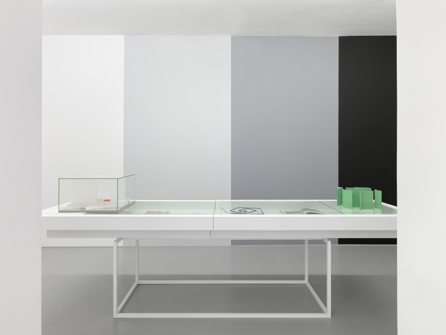 Installation view, Quentin Lefranc, Amorce(s), Galerie Joy de Rouvre, 2022. Photo: Annik Wetter