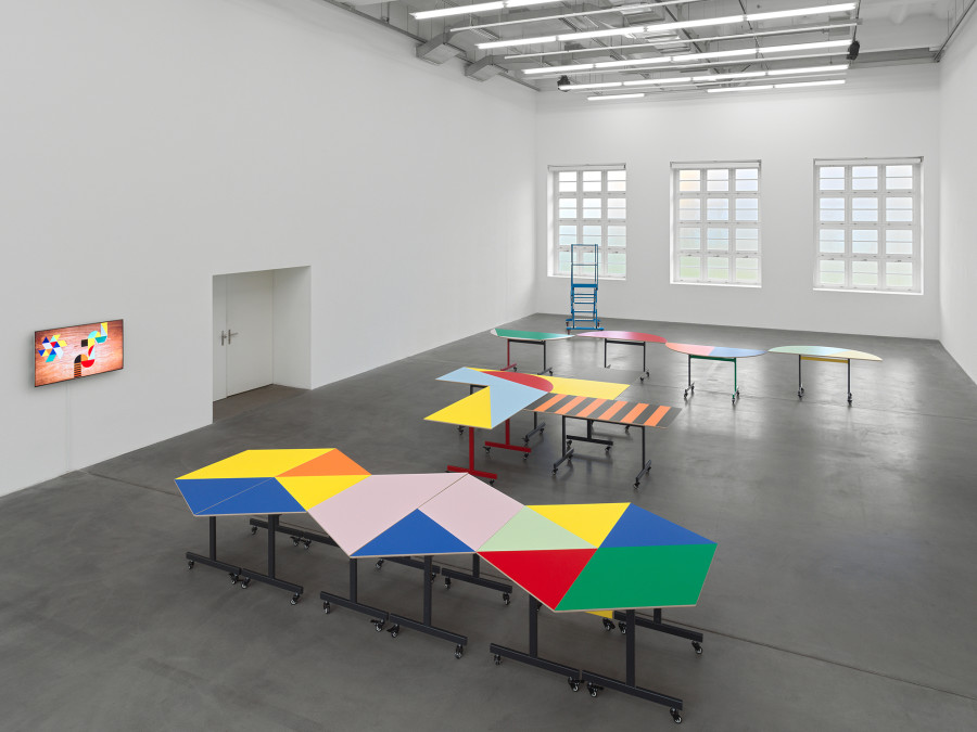 Amalia Pica, Round table (and other forms), Installation view Museum Haus Konstruktiv, 2020. Photo: Stefan Altenburger. Courtesy: the artist, König Galerie, Berlin, and Herald St, London.