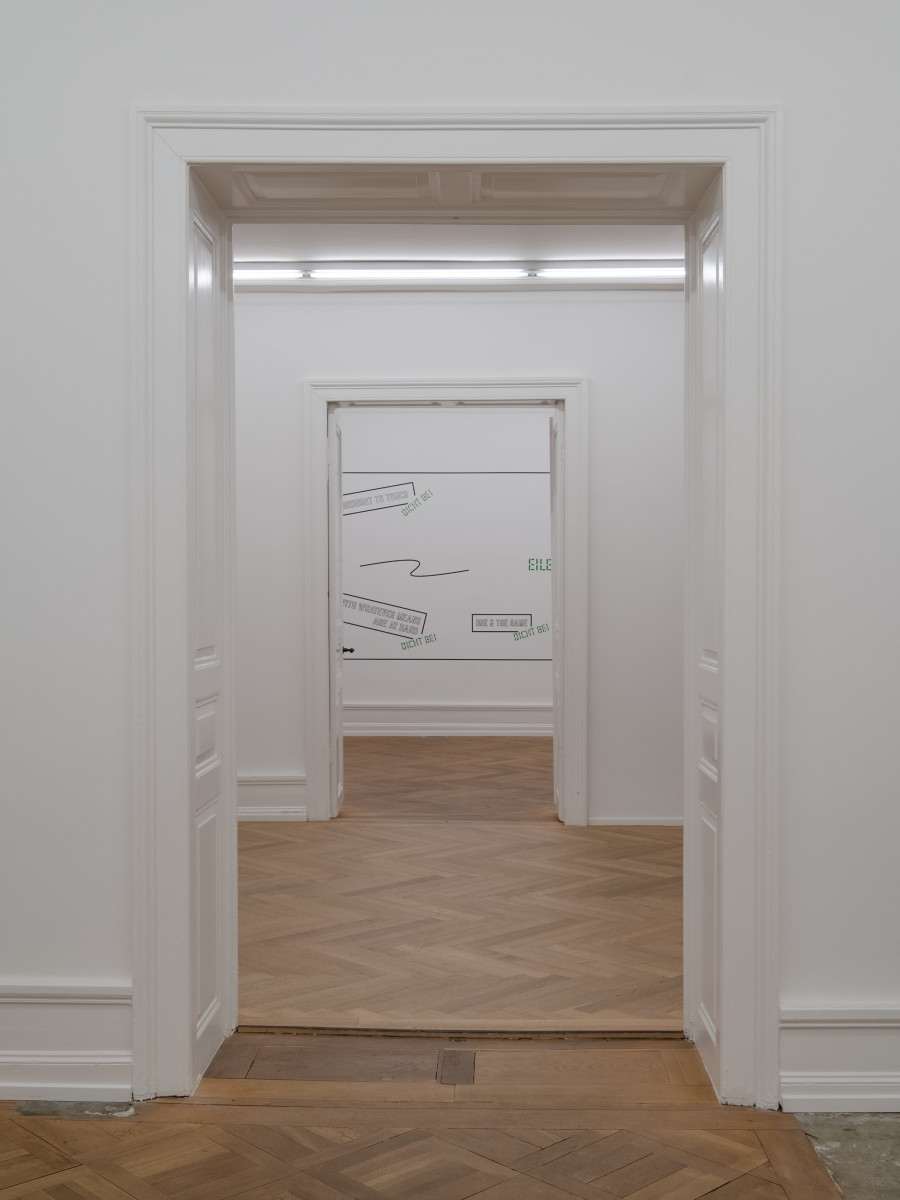 Exhibition view, Lawrence Weiner, AS LONG AS IT LASTS, Mai 36 Galerie, 2022.