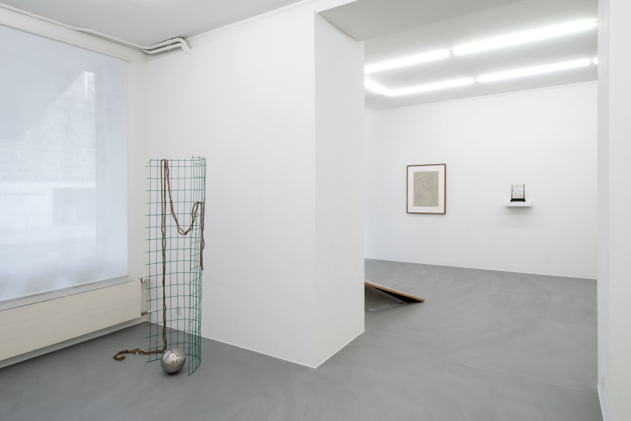 Installation view, WIRE, LINE & STRING, Mai 36 Galerie, 2022.