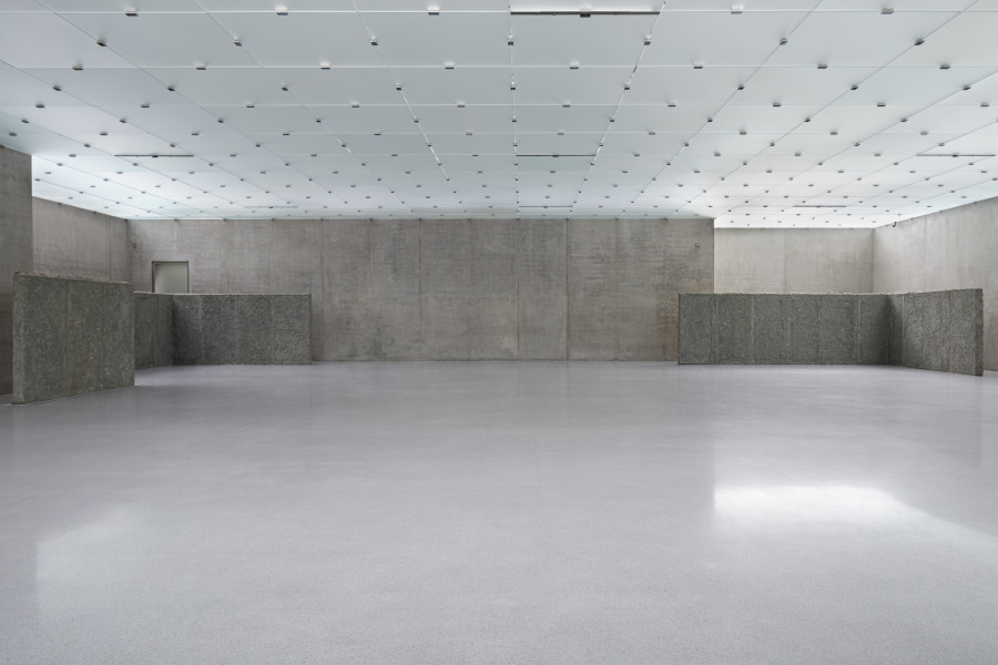 Dora Budor, Kollektorgang (I – XIV), 2021, Kollektorgang (XV – XXIV), 2021, Installation view Continent, first floor Kunsthaus Bregenz, 2022. Photo: Markus Tretter. Courtesy of the artist. © Dora Budor, Kunsthaus Bregenz