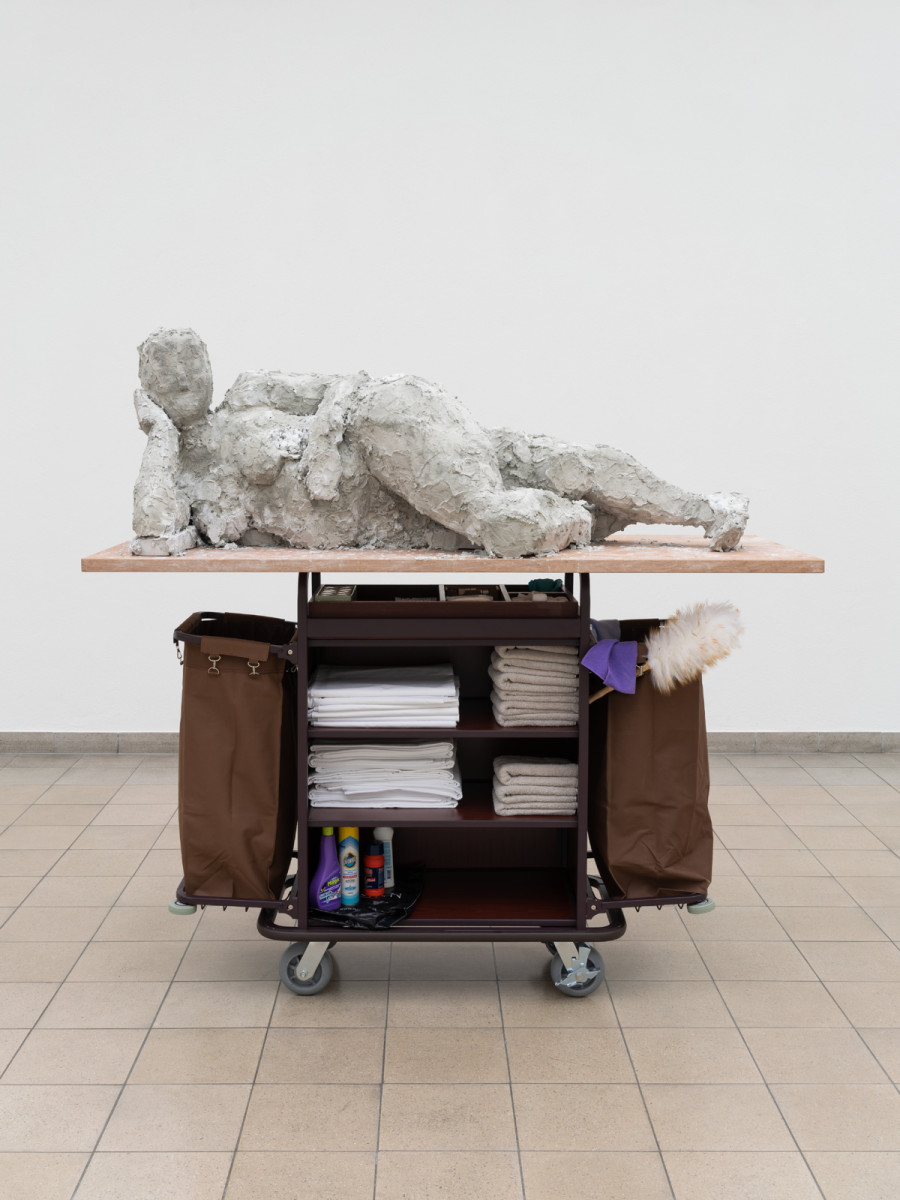 Nicole Wermers, Reclining Female #3, 2022, exhibition view, Kunsthaus Glarus, 2022. Courtesy the artist; Herald St, London; Tanya Bonakdar Gallery, New York; and Produzentengalerie, Hamburg. Photo: Gunnar Meier