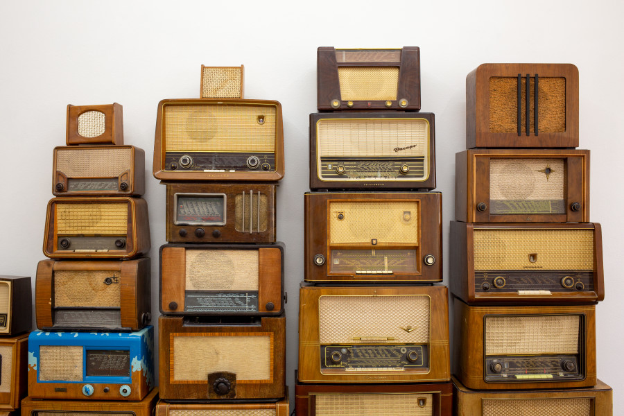 Jonathan Frigeri, Radio Souvenir, 2018, Ausstellungsansicht Kunsthaus Langenthal, Foto: Martina Flury Witschi, Courtesy of the Artist.