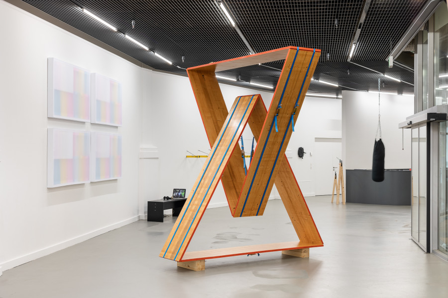 Exhibition view, VON DEN DINGEN, Kunsthalle Luzern, 2022. Photo credit: Kilian Bannwart