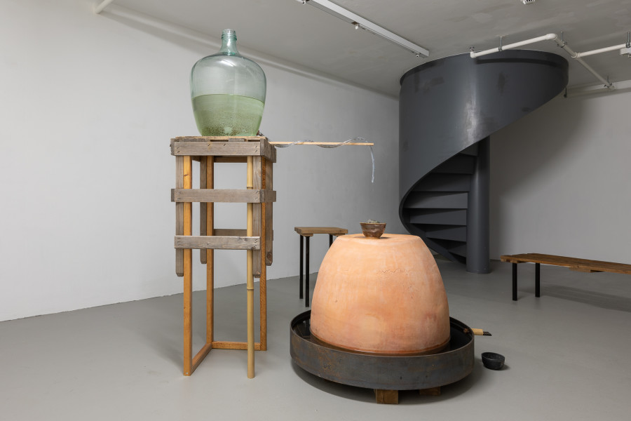 Exhibition view, VON DEN DINGEN, Kunsthalle Luzern, 2022. Photo credit: Kilian Bannwart