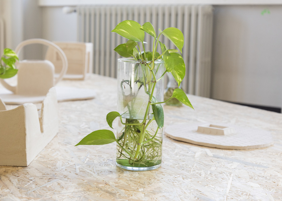 Zahra Hakim: J'ai vu une femme qui battait la lumière dans un mortier, Exhibition view, 2023, Cherish, Photo: Remy Ugarte Vallejos